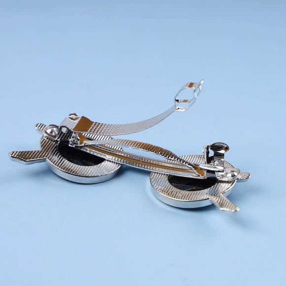 NEW| Women’s Vintage Retro Silver Sunglasses Hair Clip Pin Holder - Picture 4 of 7